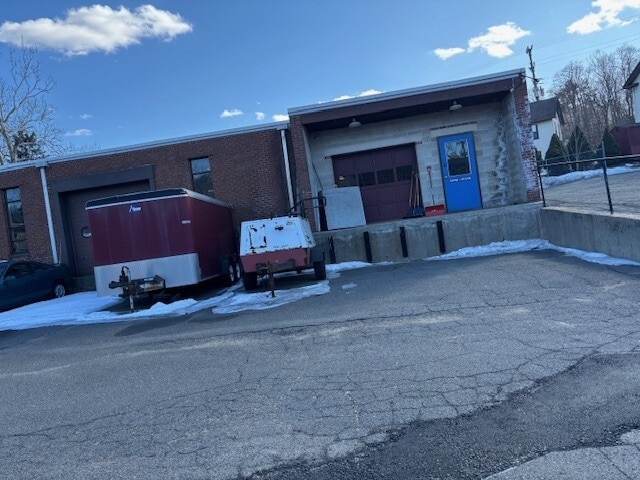 More Photos Of 103 S Main St, Unionville Warehouse For Sale