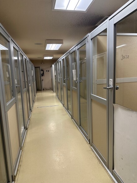 More Photos Of 222 N 44th St, Lincoln Freestanding For Sale