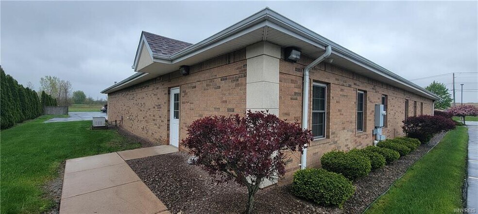 More Photos Of 5879 Snyder Dr, Lockport Medical For Sale