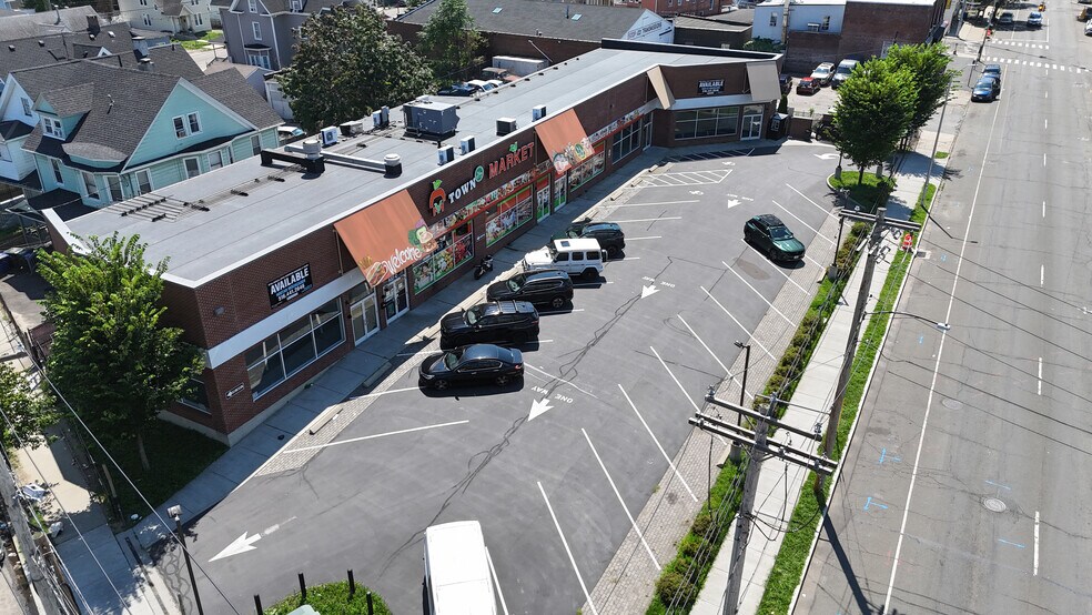 More Photos Of 937 State St, Bridgeport Storefront For Sale