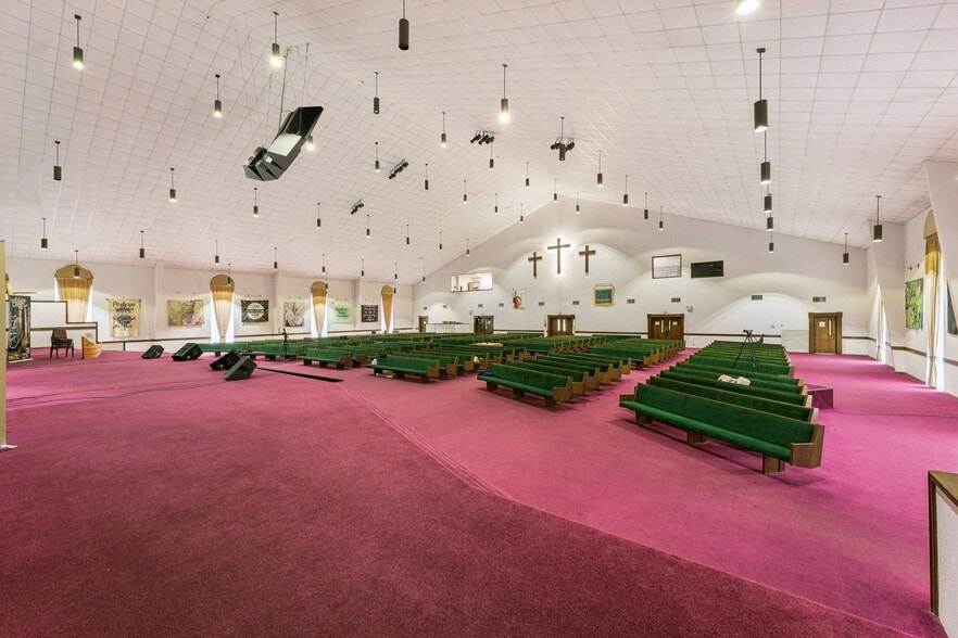 More Photos Of 1005 SW 4th St, Moore Religious Facility For Sale