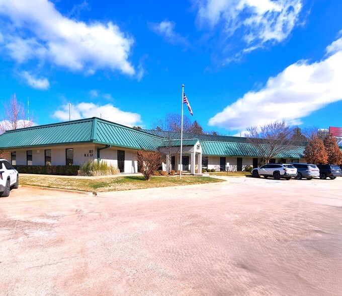 More Photos Of 817 NE 63rd St, Oklahoma City Office For Sale
