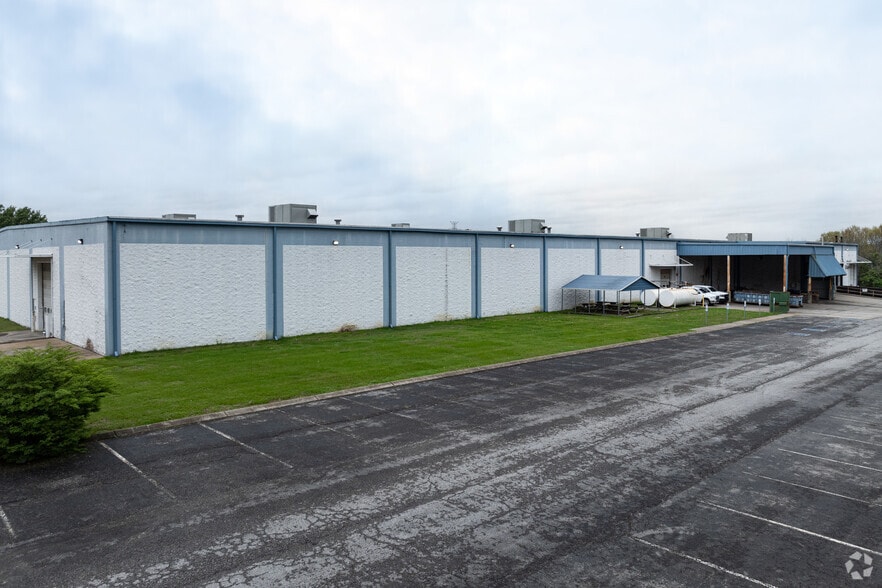 More Photos Of 324 Freehill Rd, Hendersonville Manufacturing For Lease