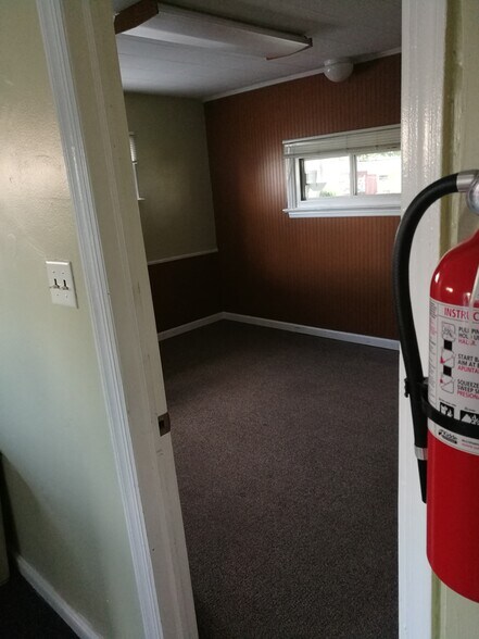 More Photos Of 1303 Veterans Hwy, Bristol Office For Sale