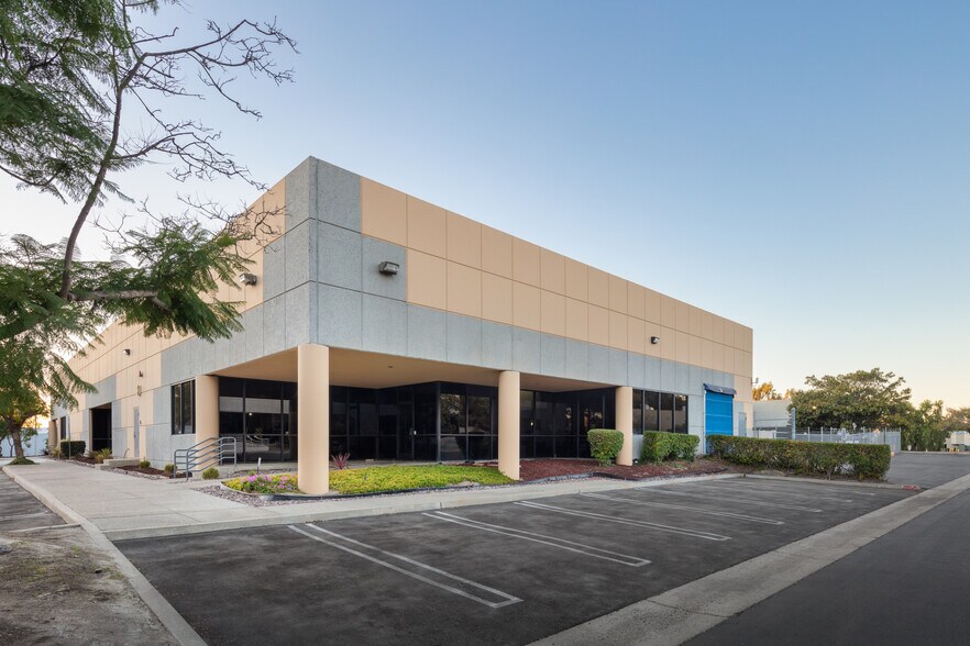 Primary Photo Of 2630 Business Park Dr, Vista Manufacturing For Sale