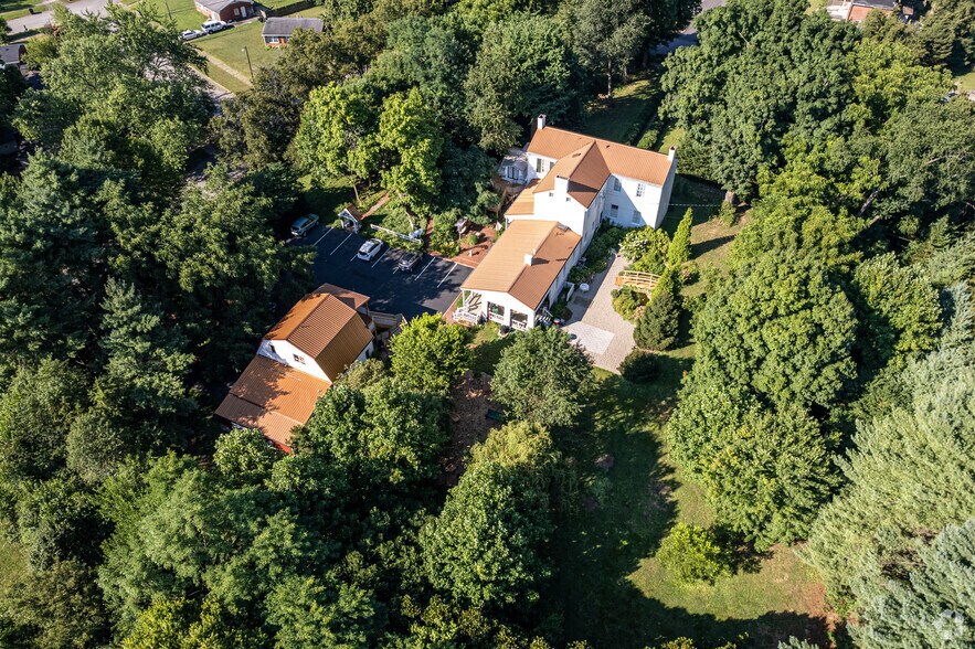 More Photos Of 2227 Bashford Manor Ln, Louisville Hotel For Sale