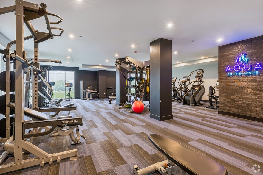 More Photos Of 100 Aqua Way, Newport Apartments For Lease