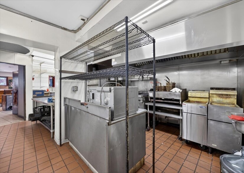 More Photos Of 650-654 S Main St, Wilkes-Barre Bar For Sale