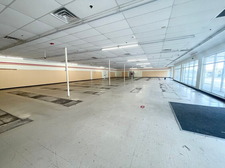 More Photos Of 240 Portion Rd, Ronkonkoma Unknown For Lease