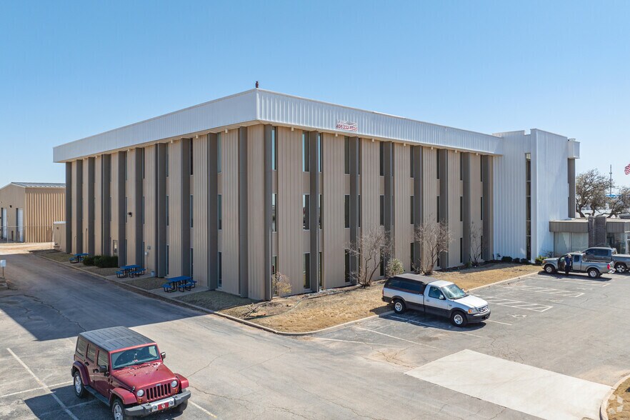 More Photos Of 8600 S I-35 Service Rd, Oklahoma City Warehouse For Sale