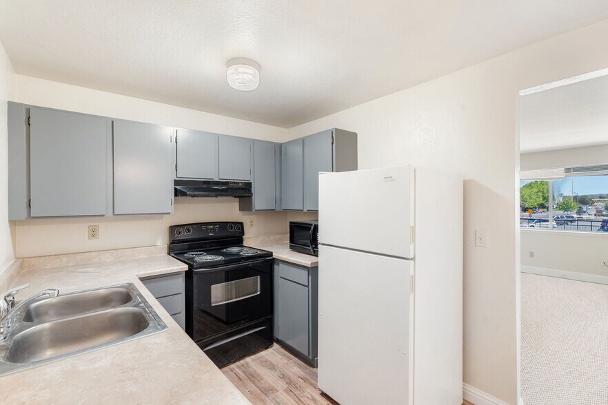 More Photos Of 1841 E Long St, Carson City Apartments For Sale