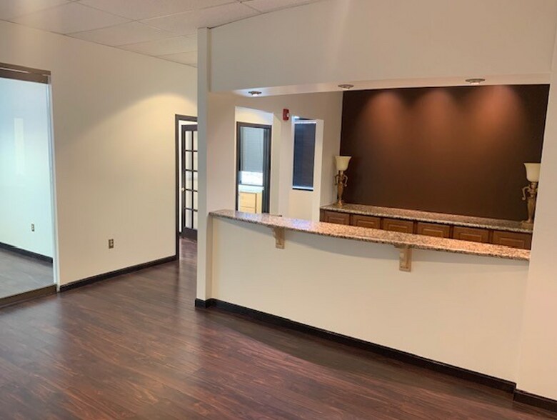 More Photos Of 12150 Annapolis Rd, Glenn Dale Medical For Lease