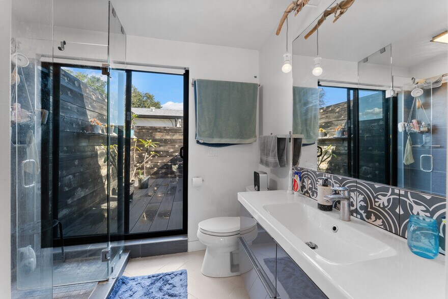 More Photos Of 385 Juniper Ave, Carlsbad Apartments For Sale