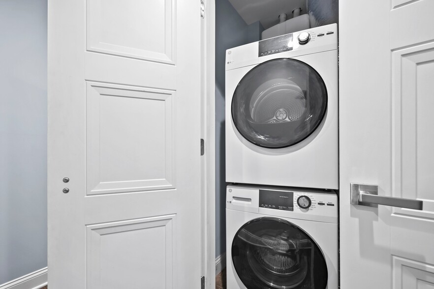 More Photos Of 19 Franklin St, Bloomfield Storefront Retail Office For Sale