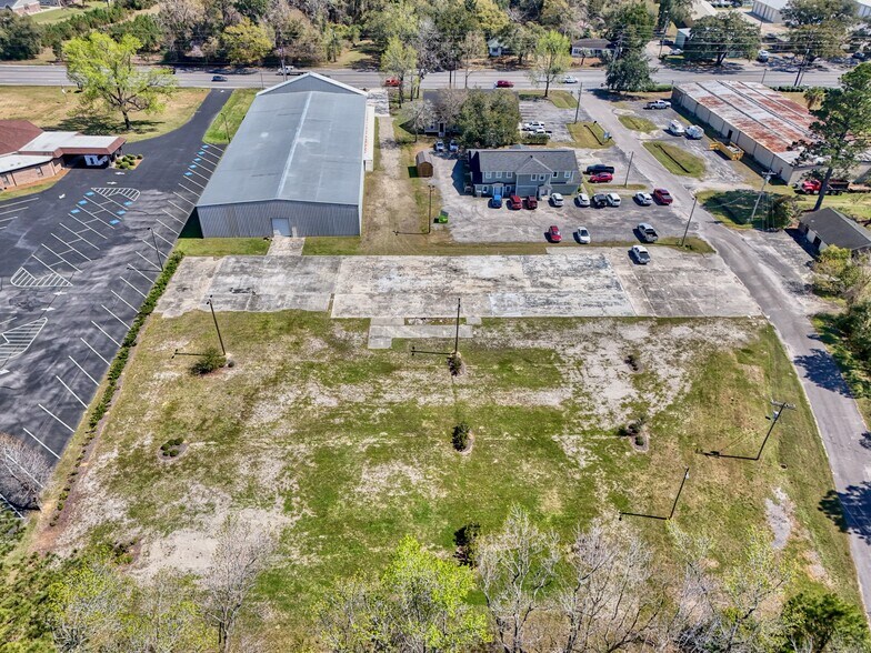 More Photos Of 69 Jessamine Ave, Georgetown Flex For Lease