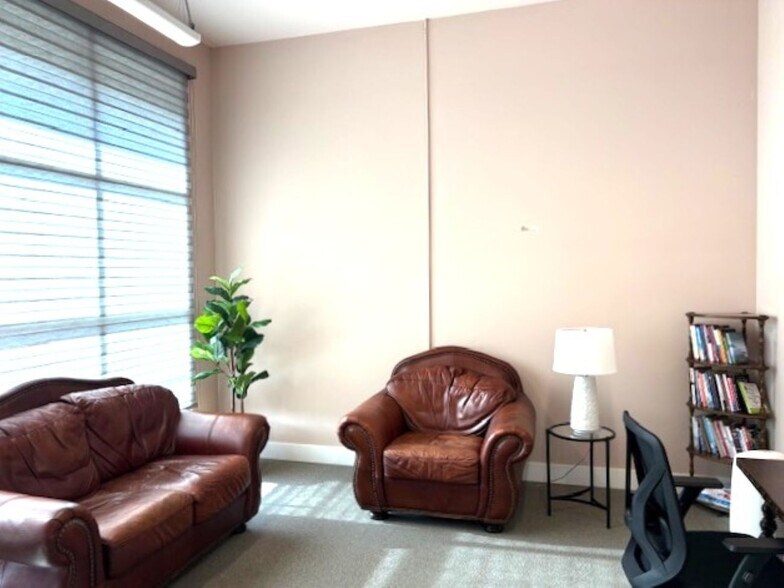 More Photos Of 21636 Redwood Rd, Castro Valley Industrial For Lease