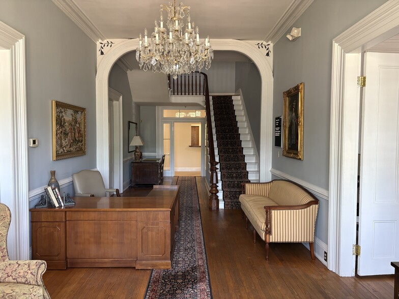 More Photos Of 325 N Milledge Ave, Athens Office For Sale