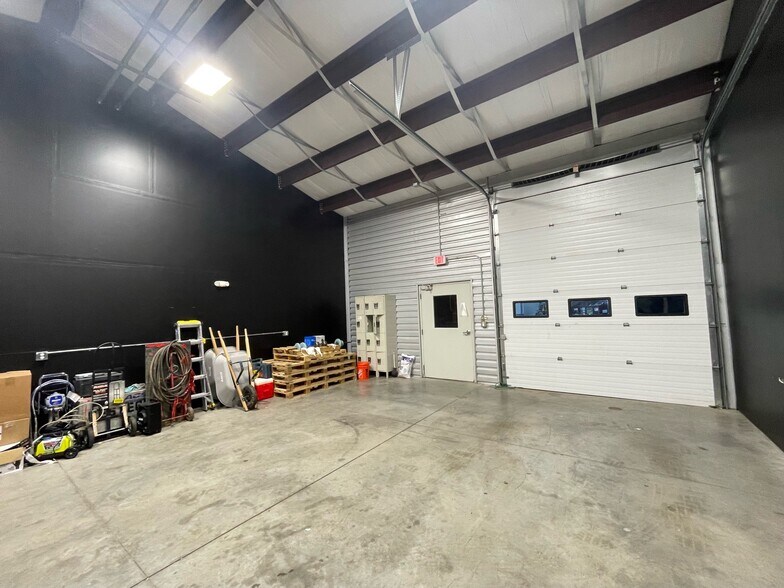 More Photos Of 399 Ledyard St, Hartford Flex For Lease