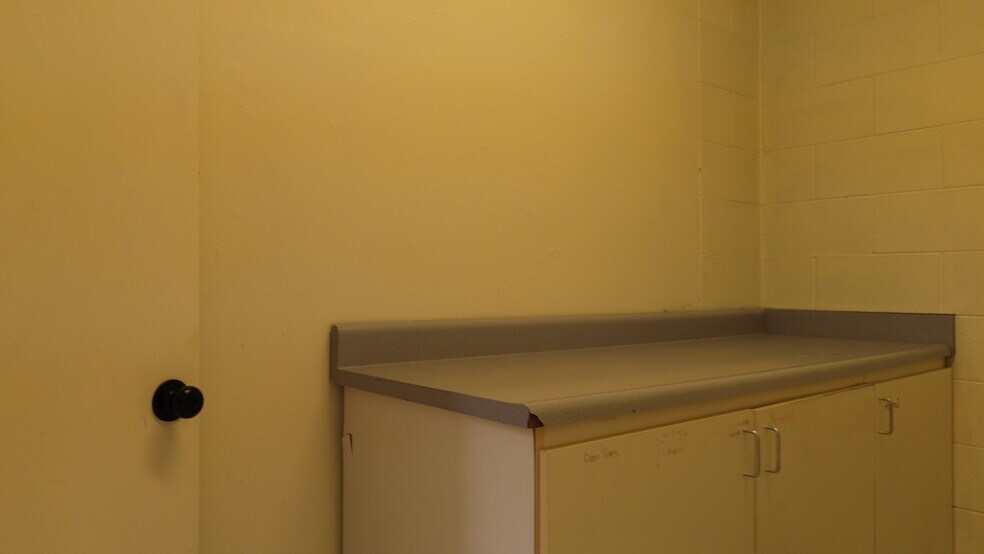 More Photos Of 2358-2368 Lincoln St, Oroville Office For Lease