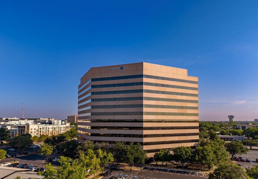 More Photos Of 500 E Border St, Arlington Office For Sale