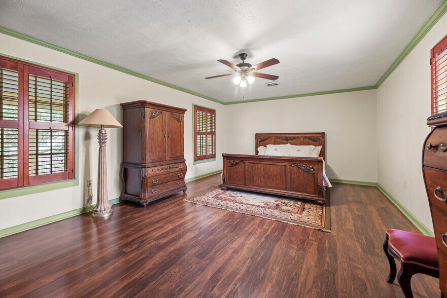 More Photos Of 1106 Avenue O, Huntsville Office Residential For Sale