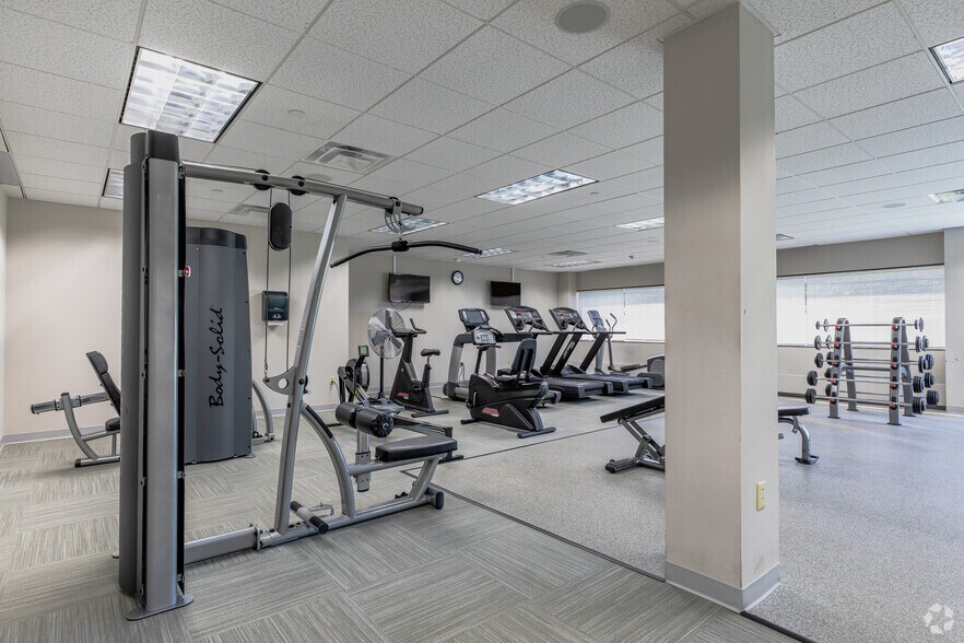 More Photos Of 7 Becker Farm Rd, Roseland Office For Lease