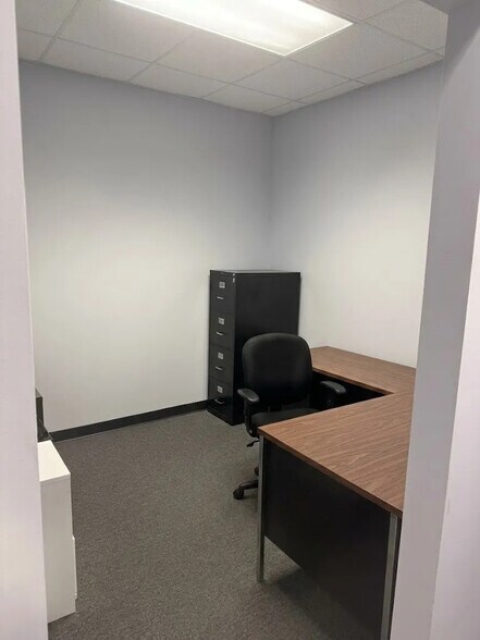More Photos Of 1424 Veterans Dr, Conyers Flex For Lease