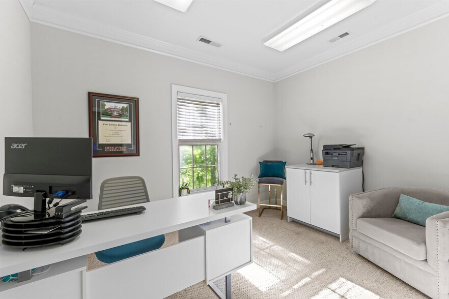 More Photos Of 6531 Creedmoor Rd, Raleigh Office For Sale