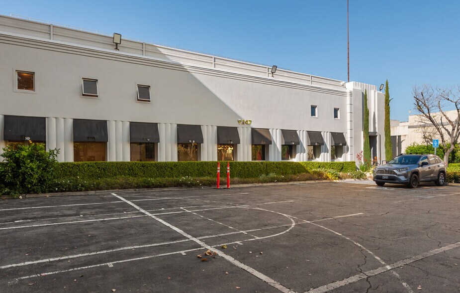 More Photos Of 9247 Alden Dr, Beverly Hills Office For Lease