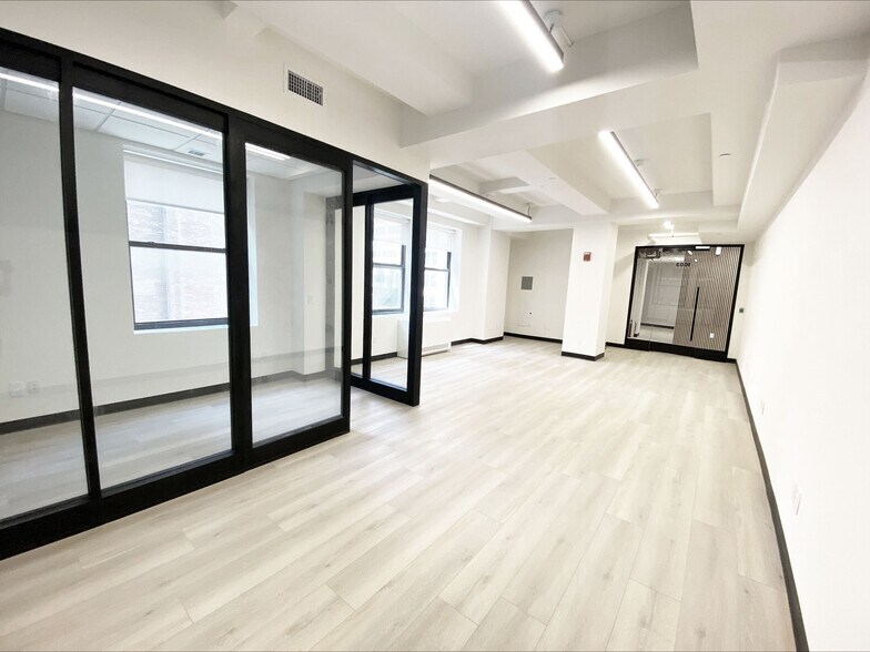 More Photos Of 32 W 39th St, New York Loft Creative Space For Lease