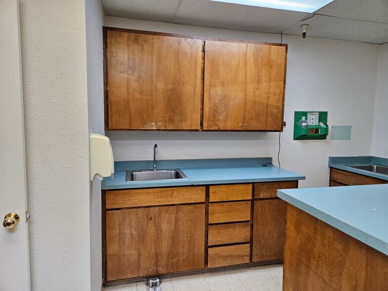 More Photos Of 2501 McHenry Ave, Modesto Freestanding For Sale