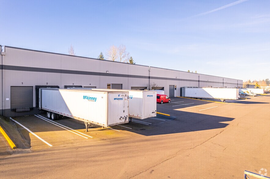More Photos Of 6777 SW Bonita Rd, Tigard Warehouse For Lease