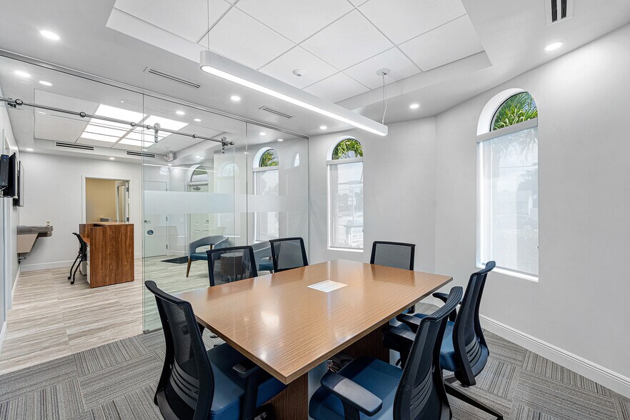 More Photos Of 330 Davie Blvd, Fort Lauderdale Office For Sale