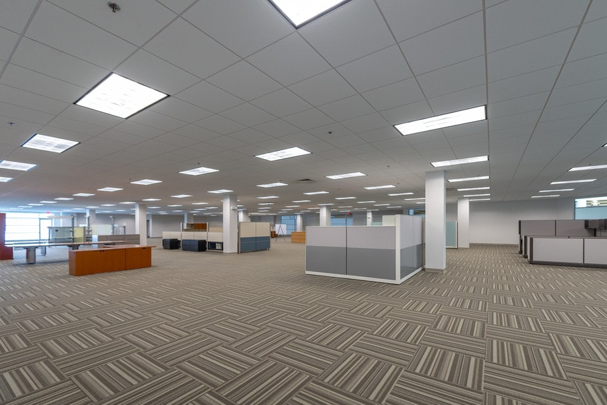More Photos Of 5200 Mercury Blvd, Hampton Office For Lease
