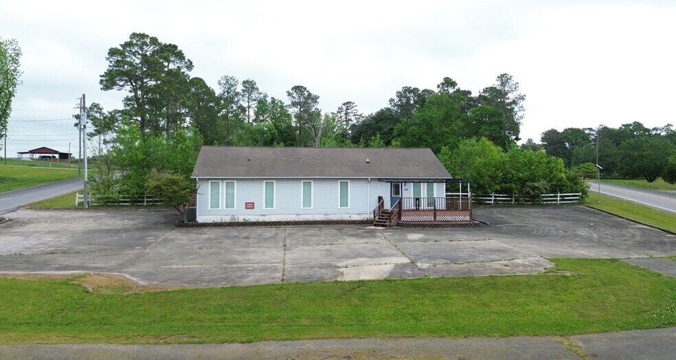 Primary Photo Of 46 Tyson Rd, Ashland Medical For Sale