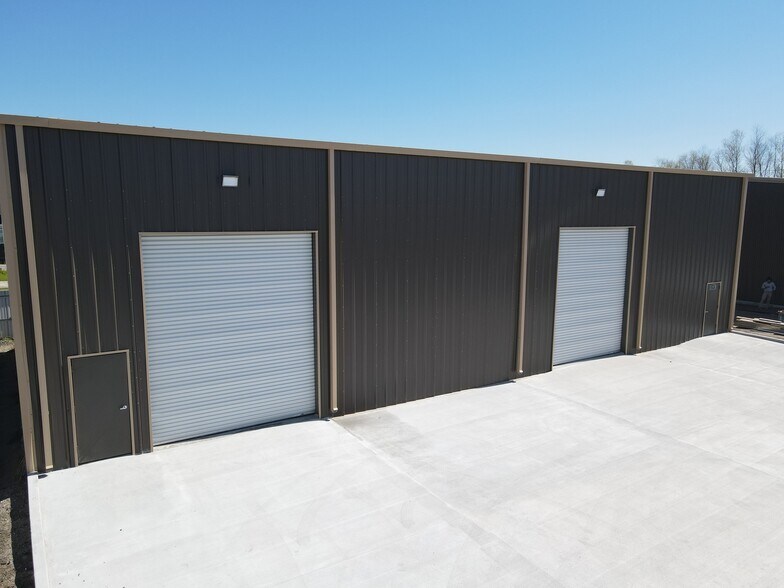 More Photos Of 2237 Arlington Ave, Harvey Distribution For Lease