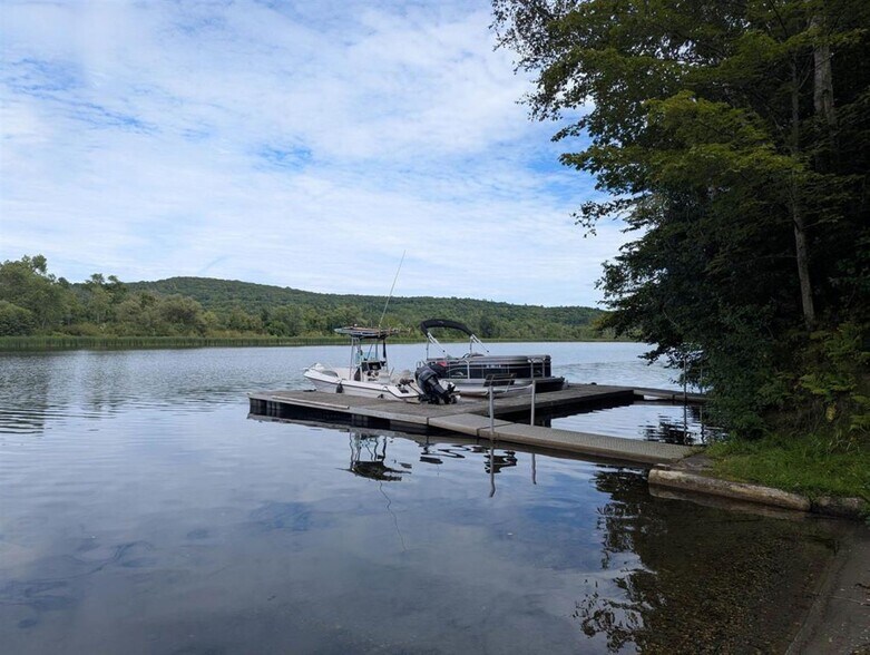 More Photos Of 225 Missing Link Rd, Bellows Falls Specialty For Sale