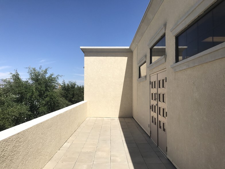 More Photos Of 1310 W St Marys Rd, Tucson Medical For Lease