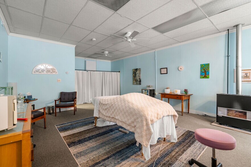 More Photos Of 7-17 School St, Merrimac Apartments For Sale