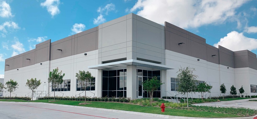 More Photos Of 2600 NE Loop 820, Fort Worth Unknown For Lease