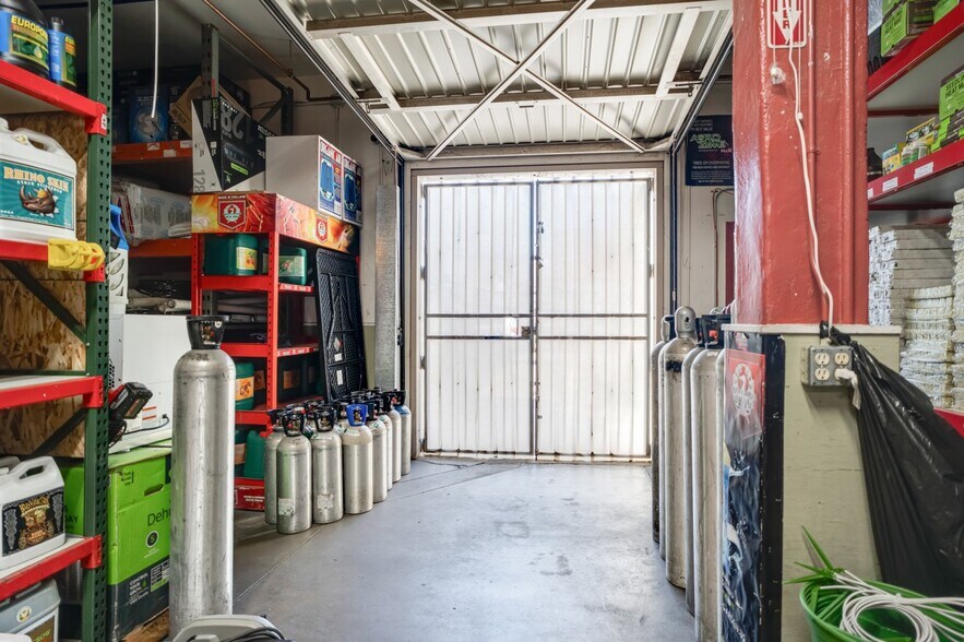 More Photos Of 10615-10619 San Fernando Rd, Pacoima Apartments For Lease
