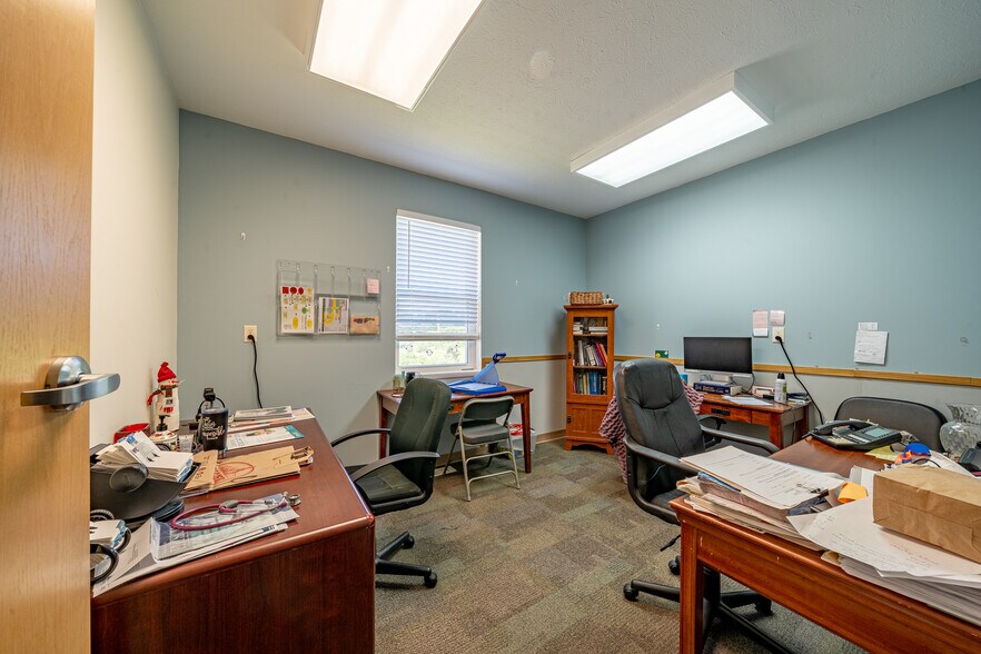 More Photos Of 353 Island Cottage Rd, Rochester Medical For Lease