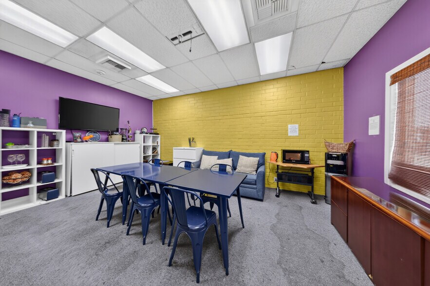 More Photos Of 8484 San Fernando Rd, Sun Valley Warehouse For Lease