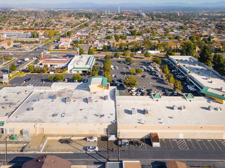 More Photos Of 3150-3170 W Lincoln Ave, Anaheim Unknown For Lease