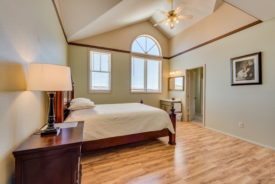 More Photos Of 21049 Uncompahgre Rd, Montrose Hotel For Sale