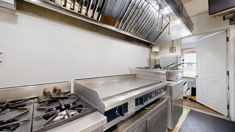 More Photos Of 695 Lisbon St, Lisbon Restaurant For Sale