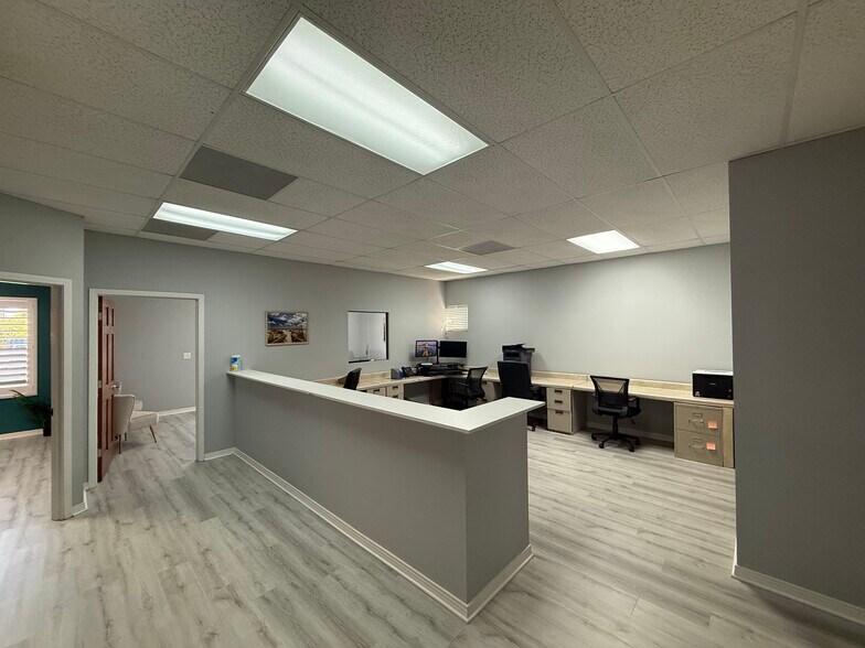 More Photos Of 2185-2187 3rd St S, Jacksonville Beach Office For Lease