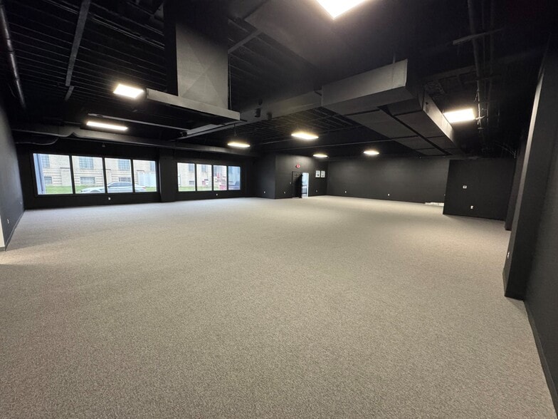 More Photos Of 1101 5th Ave, Coraopolis Office For Sale