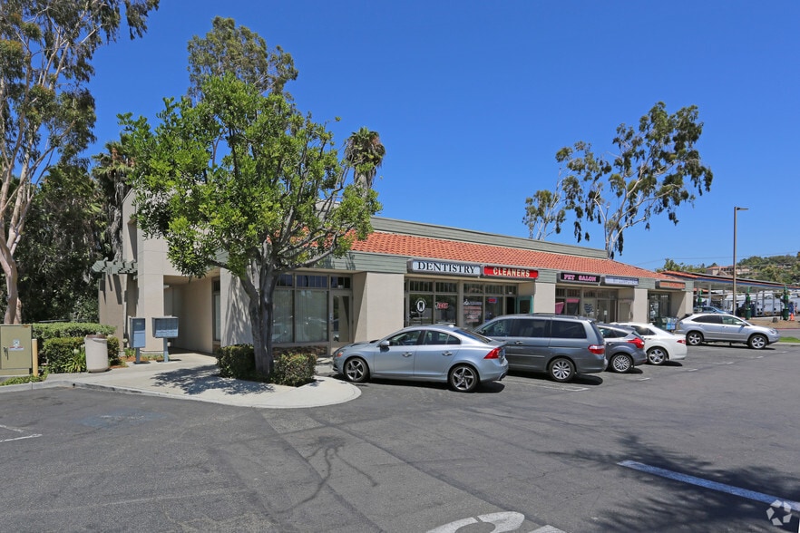 More Photos Of 710-790 Sycamore Ave, Vista Unknown For Lease