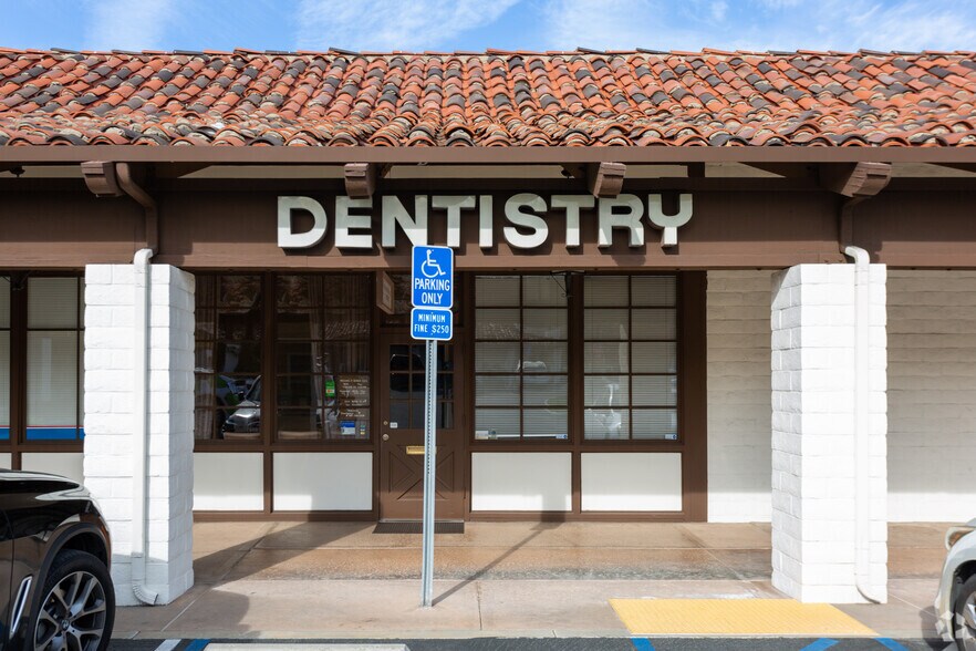 More Photos Of 23601 Moulton Pky, Laguna Hills Medical For Lease